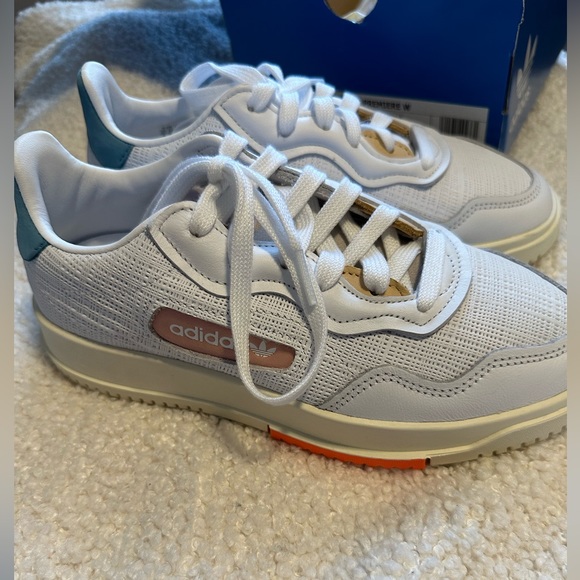 *Sold* Adidas sneakers. Never worn - Picture 5 of 12